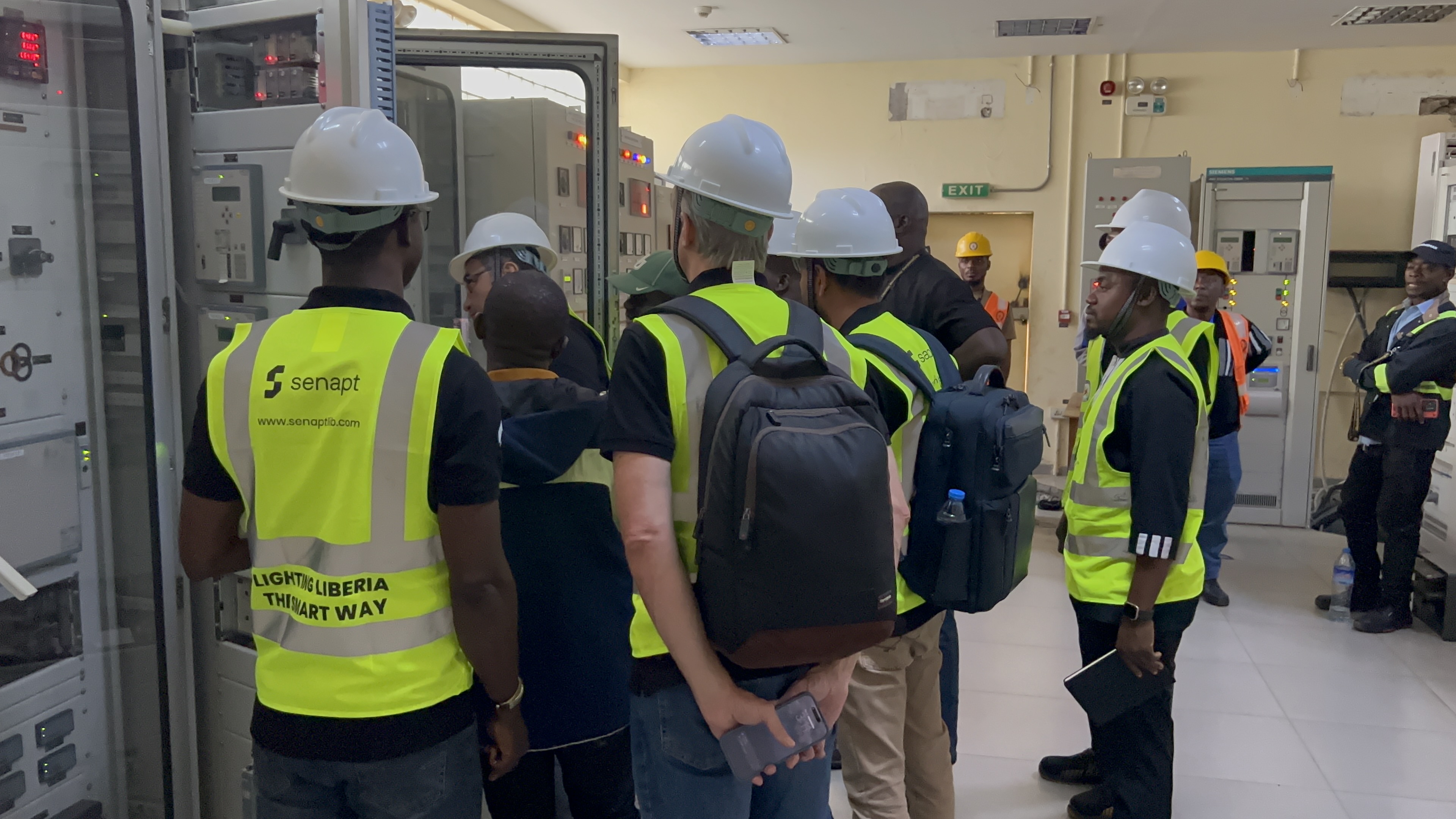 SENAPT & LEC TEAM REVIEWING CONNECTIONS @ SUBSTATION